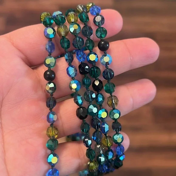 Vintage Crystal Necklace - Picture 5 of 5